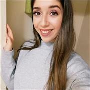 Titulada en el grado de Pedagogía con el máster de formación del profesorado en la especialidad de Orientación Educativa